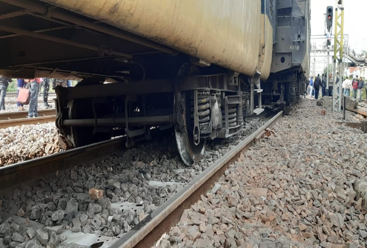 Local EMU passenger train derailed on Aligarh Railway Junction