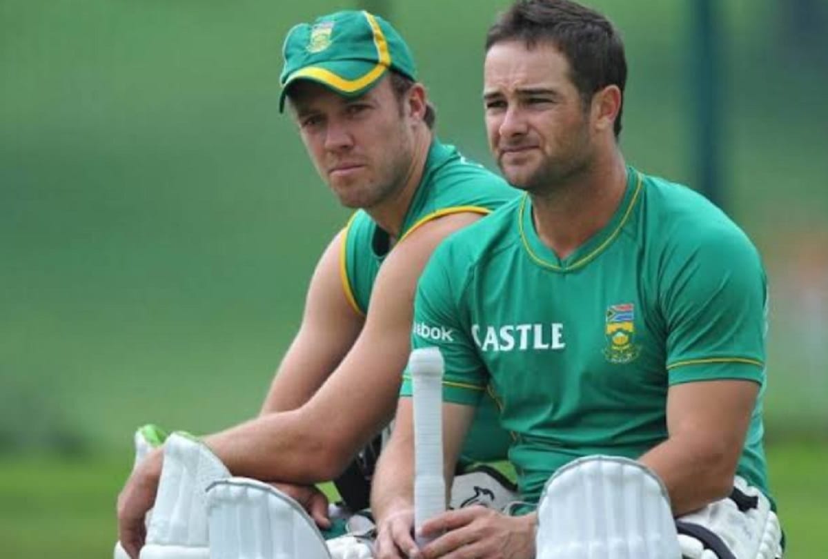 If AB de Villiers is willing to comeback he will be at the T20 World Cup says coach Mark Boucher