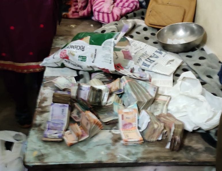 Three women arrested with cash amounting to 11.45 lakh