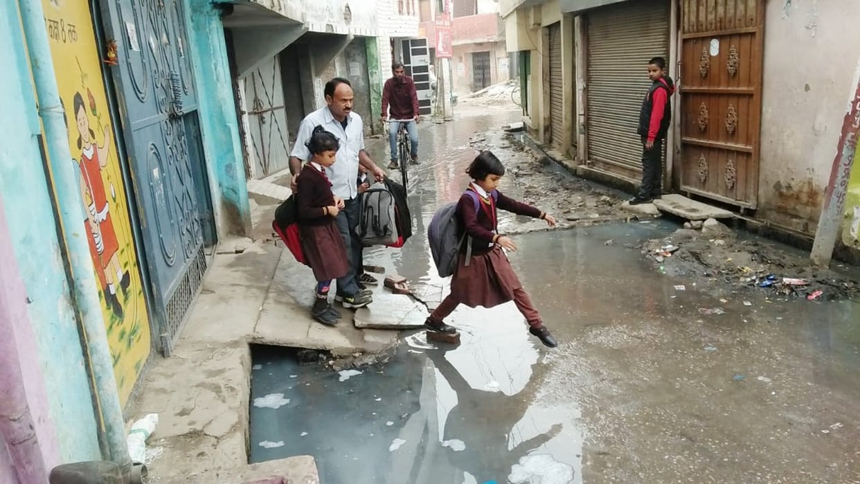 Hellish situation in main street of subhash nagar