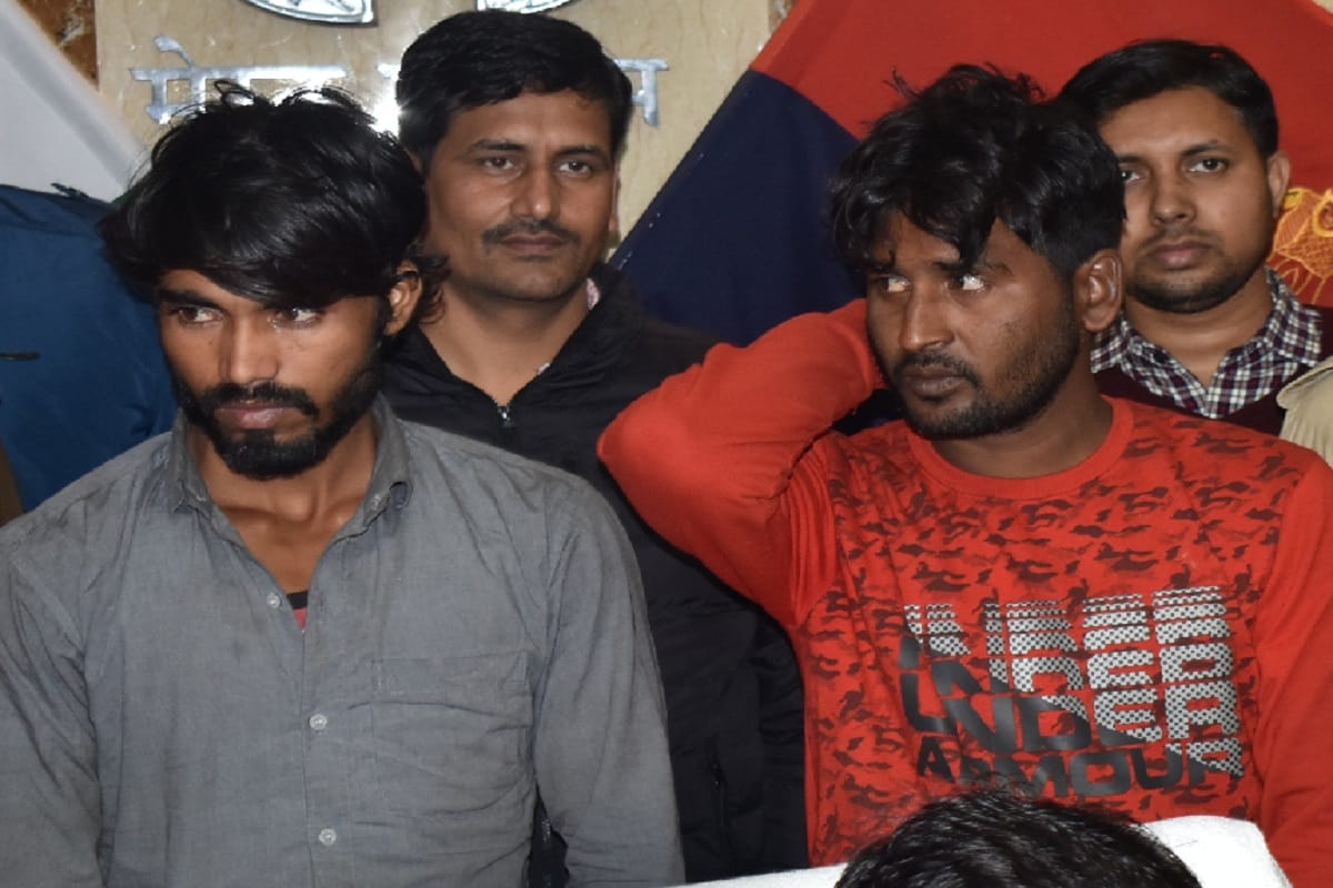 Police is arrested two accused after disclosed a gang in Meerut city