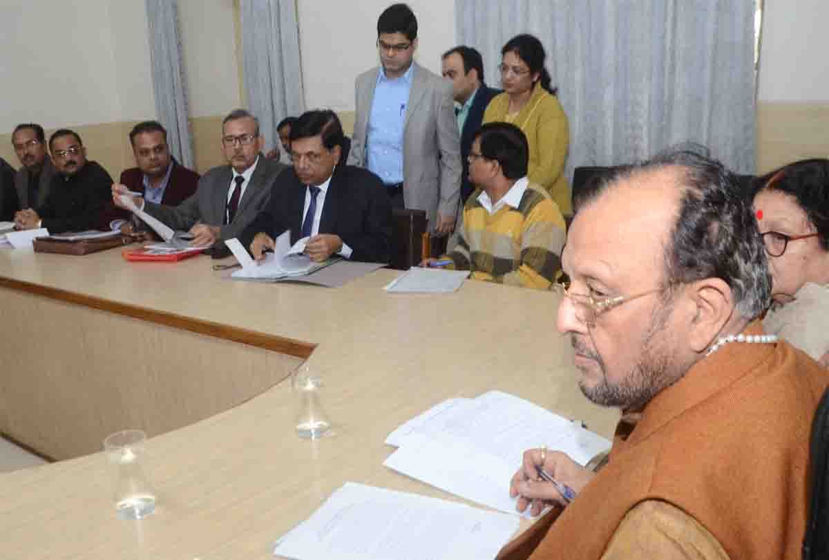 Minister of Medical Education deteriorated on the removal of Ayushman patients
