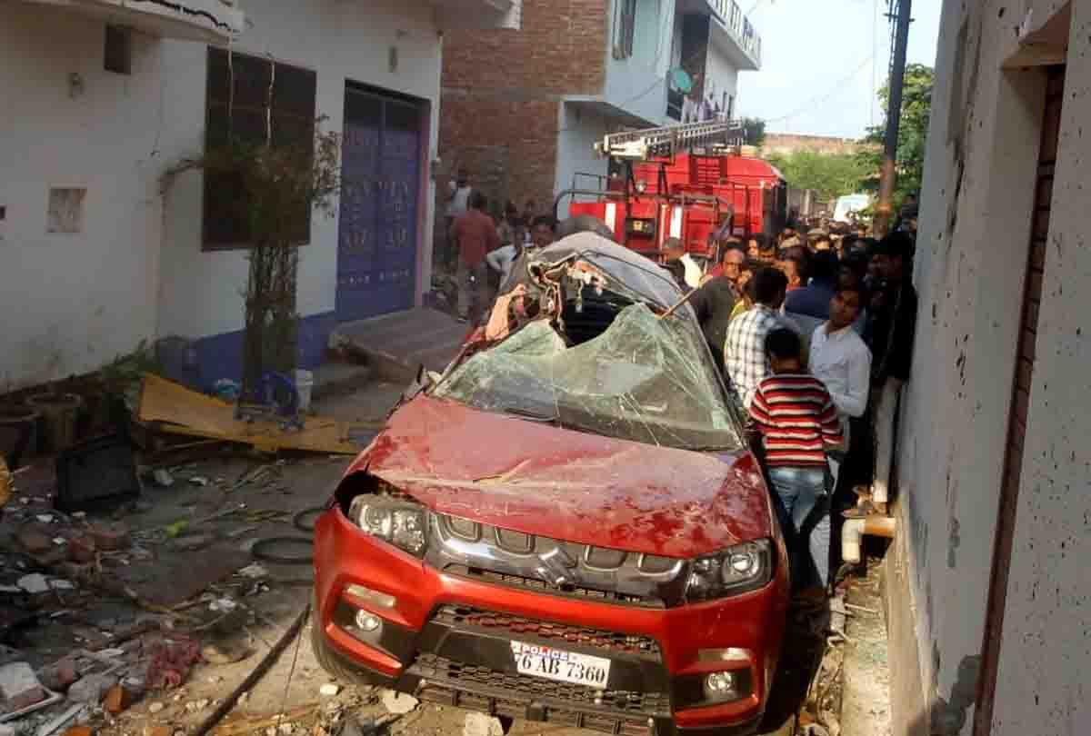 Cylinder cracked with a loud explosion, six people injured