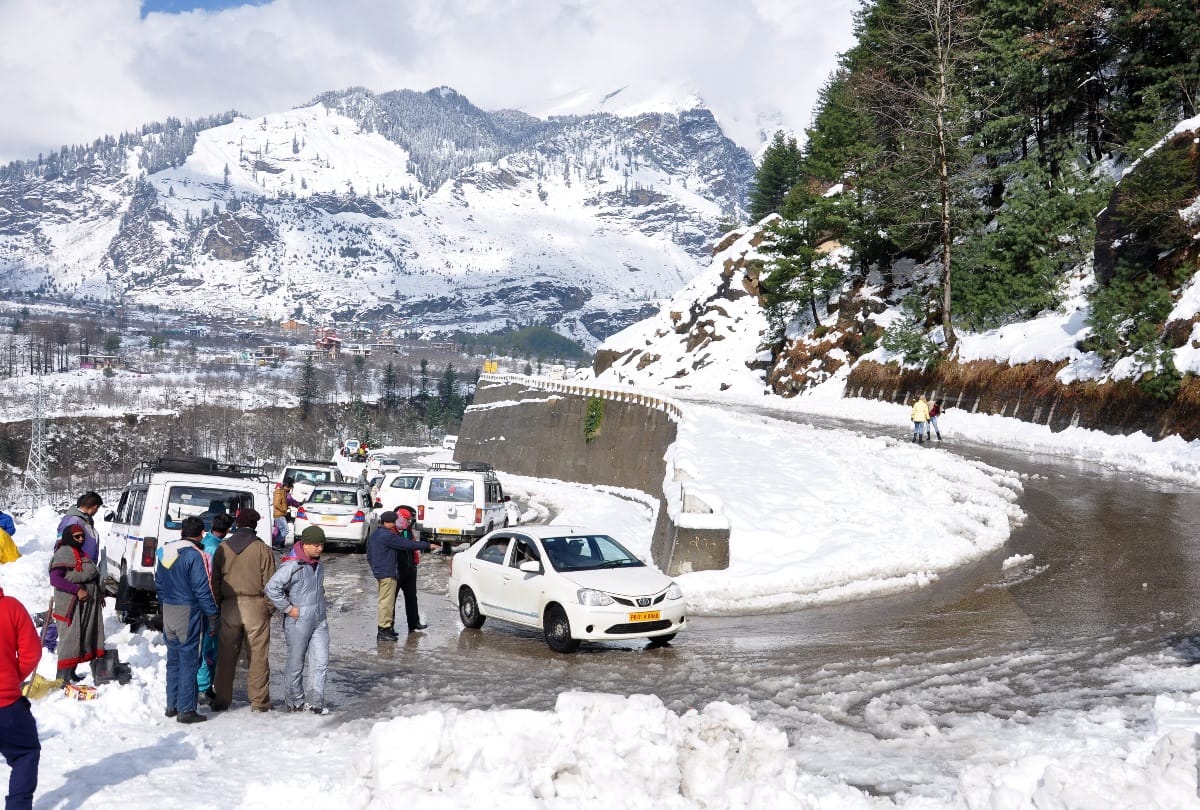 Today fresh snowfall in Shimla Keylong minimum temperature reached minus twelve