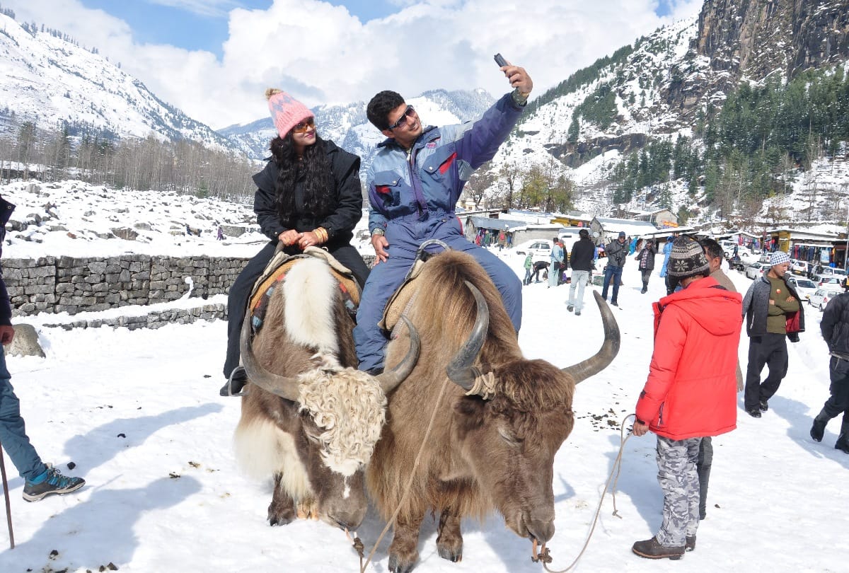 Today fresh snowfall in Shimla Keylong minimum temperature reached minus twelve