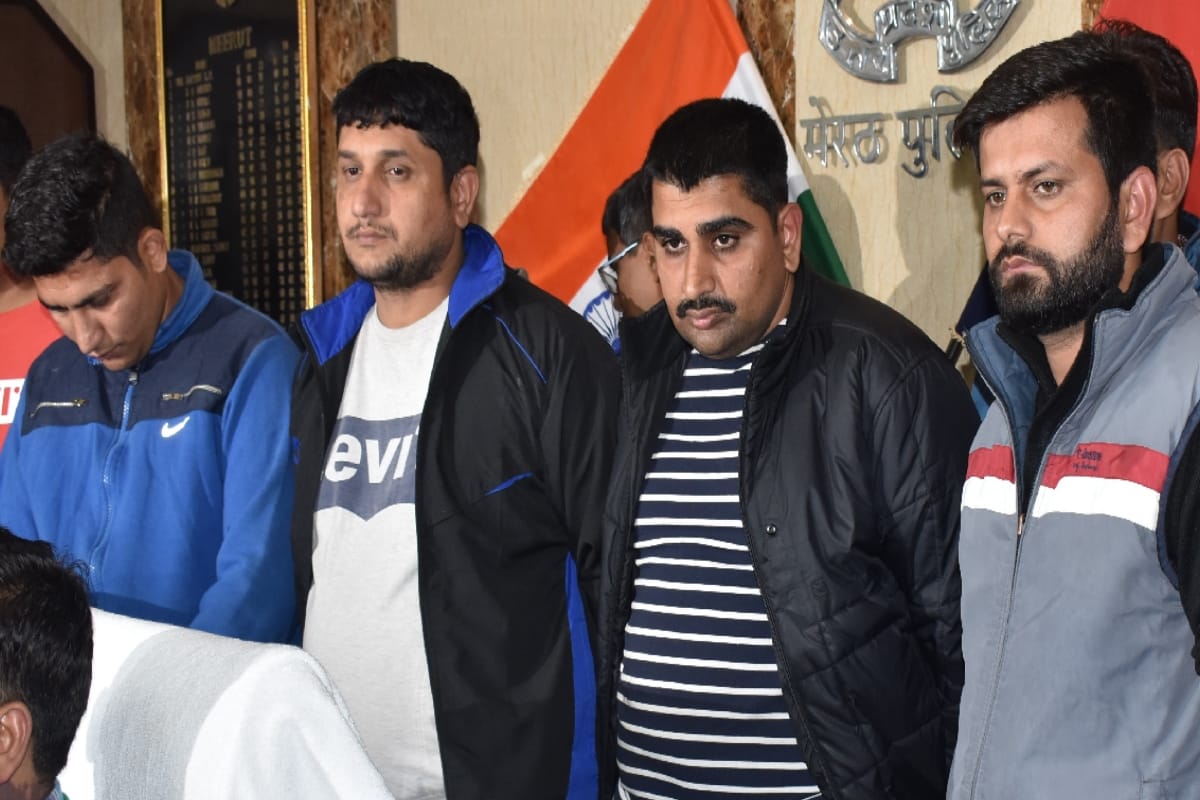Meerut crime branch busted a big Solver gang in Meerut, four arrested