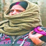 शीत लहर से ठिठुरे लोग