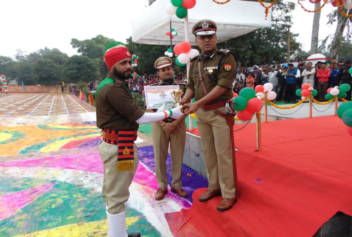 passing out parade 2019 policemen take oath in agra