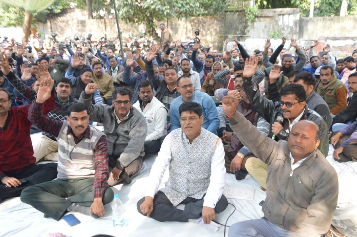 Lekhpal insists on strike even after ESMA
