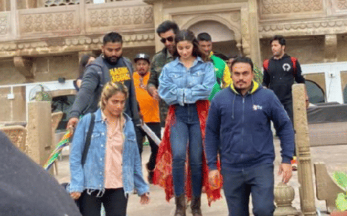 Nagarjuna Akkineni shared photos from Brahmastra Set poses candidly with Ranbir Kapoor, Alia Bhatt, Ayan Mukerji