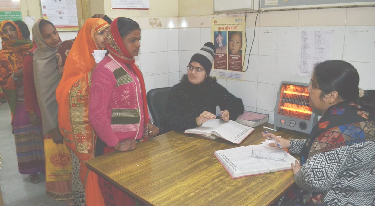 wind, cold, hospital, doctor, pregnent woman