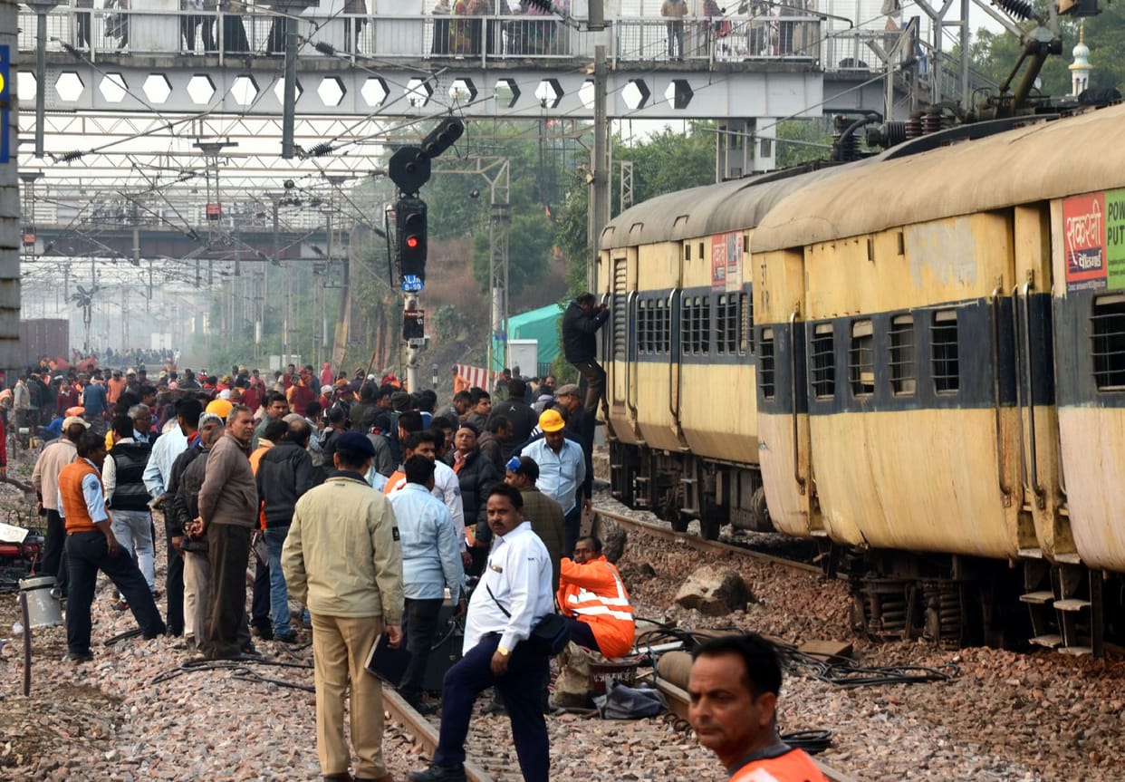 Delhi-Aligarh EMU train derail