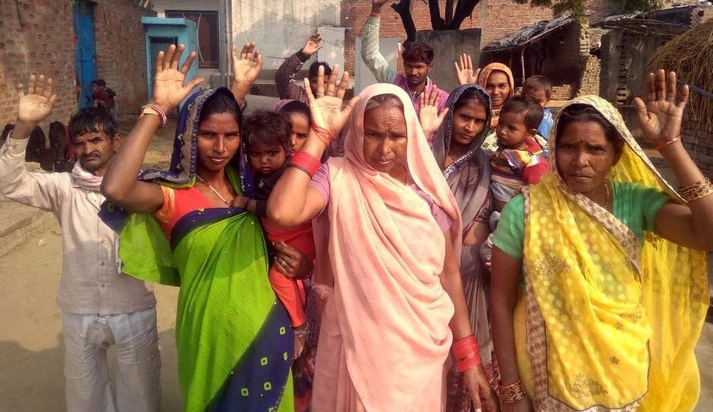 kotedaar ke khilaaph graameenon ne khola morcha, kiya pradarshan