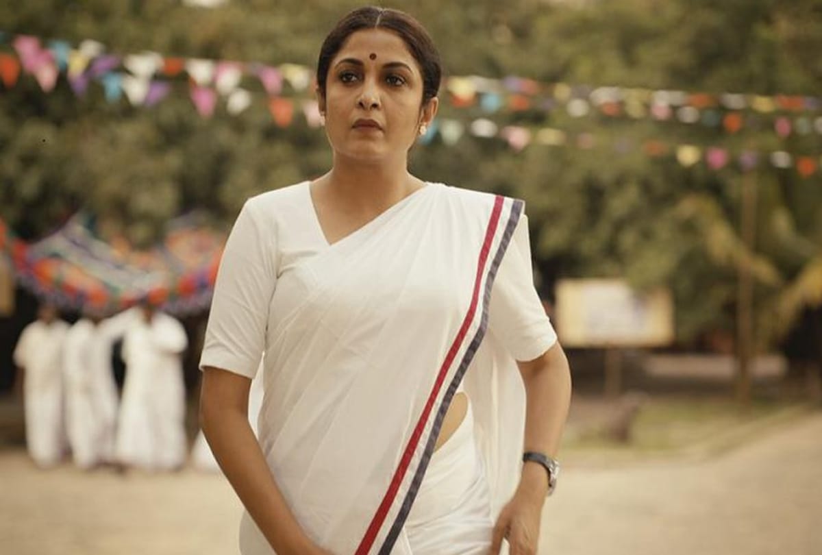 queen web series review ramya krishnan played main lead