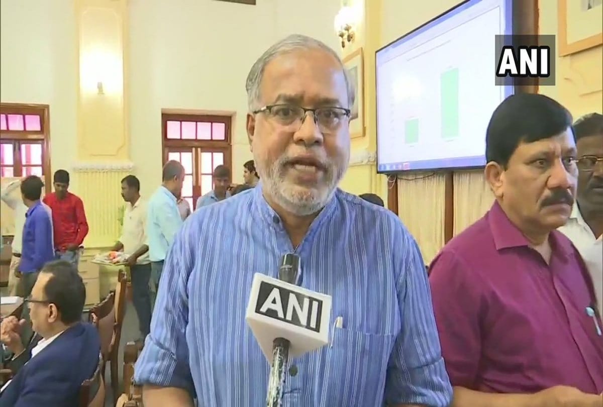 S Suresh Kumar appeals to central government, first corona vaccine should be given to teachers in Karnataka