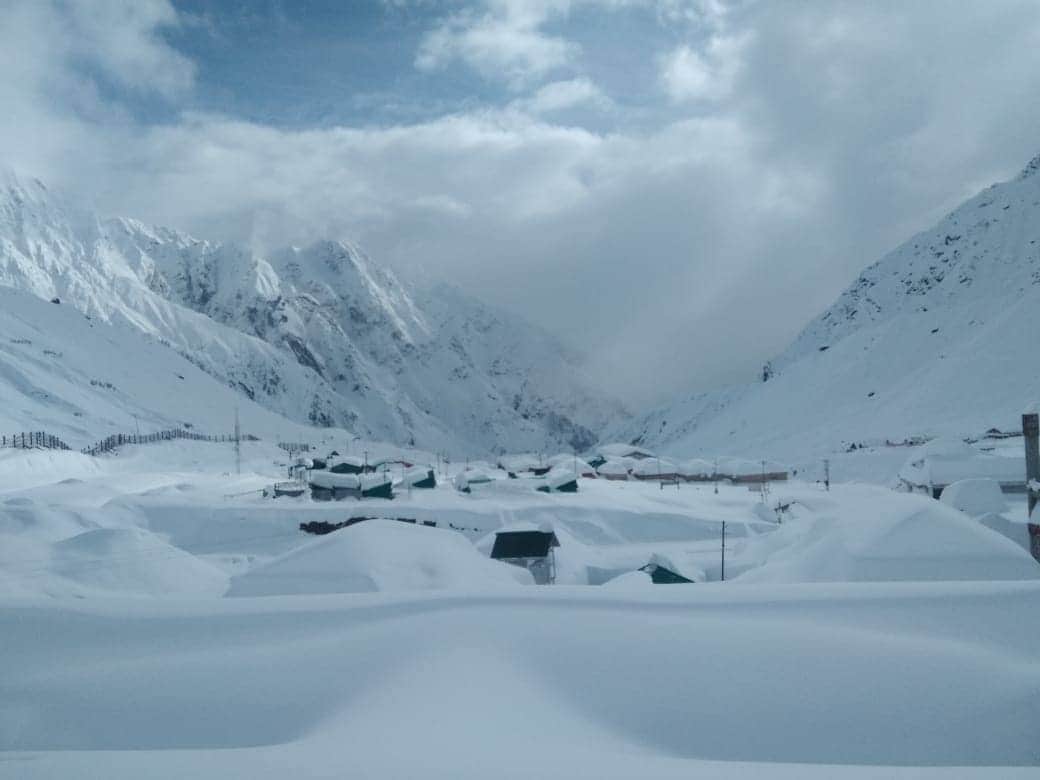 kedarnath and badrinath dham snowfall exclusive pictures
