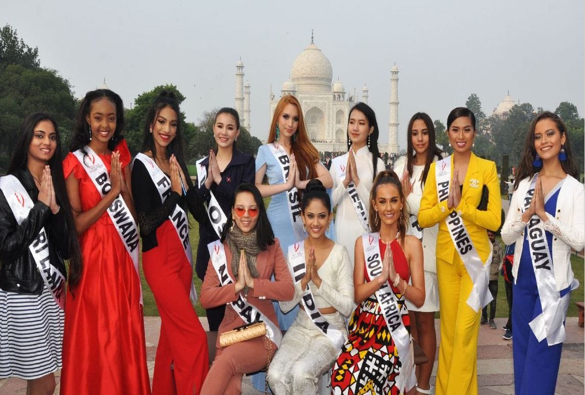 Miss Teen International models visits Taj Mahal