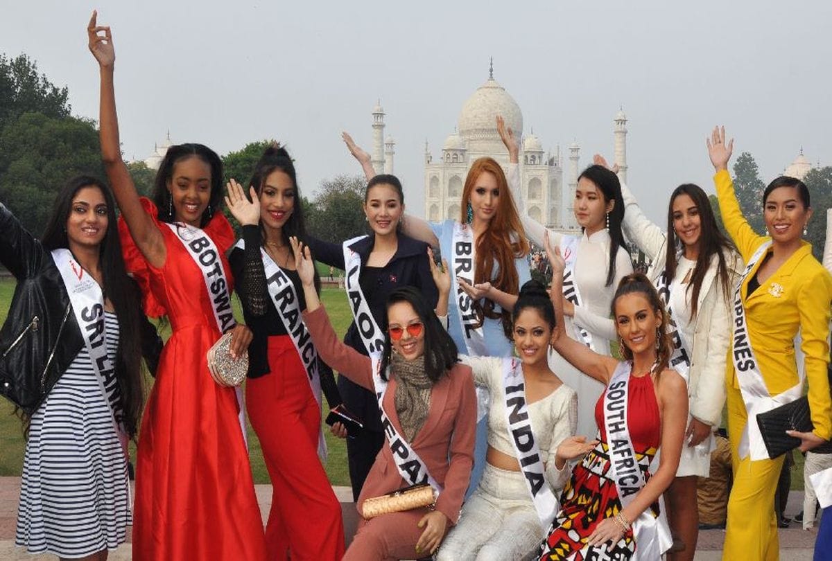 Miss Teen International models visits Taj Mahal