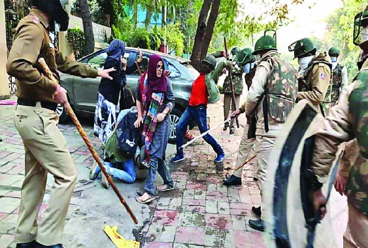 jamia new friends colony violence fir filed aap congress leaders name in it bjp attacks