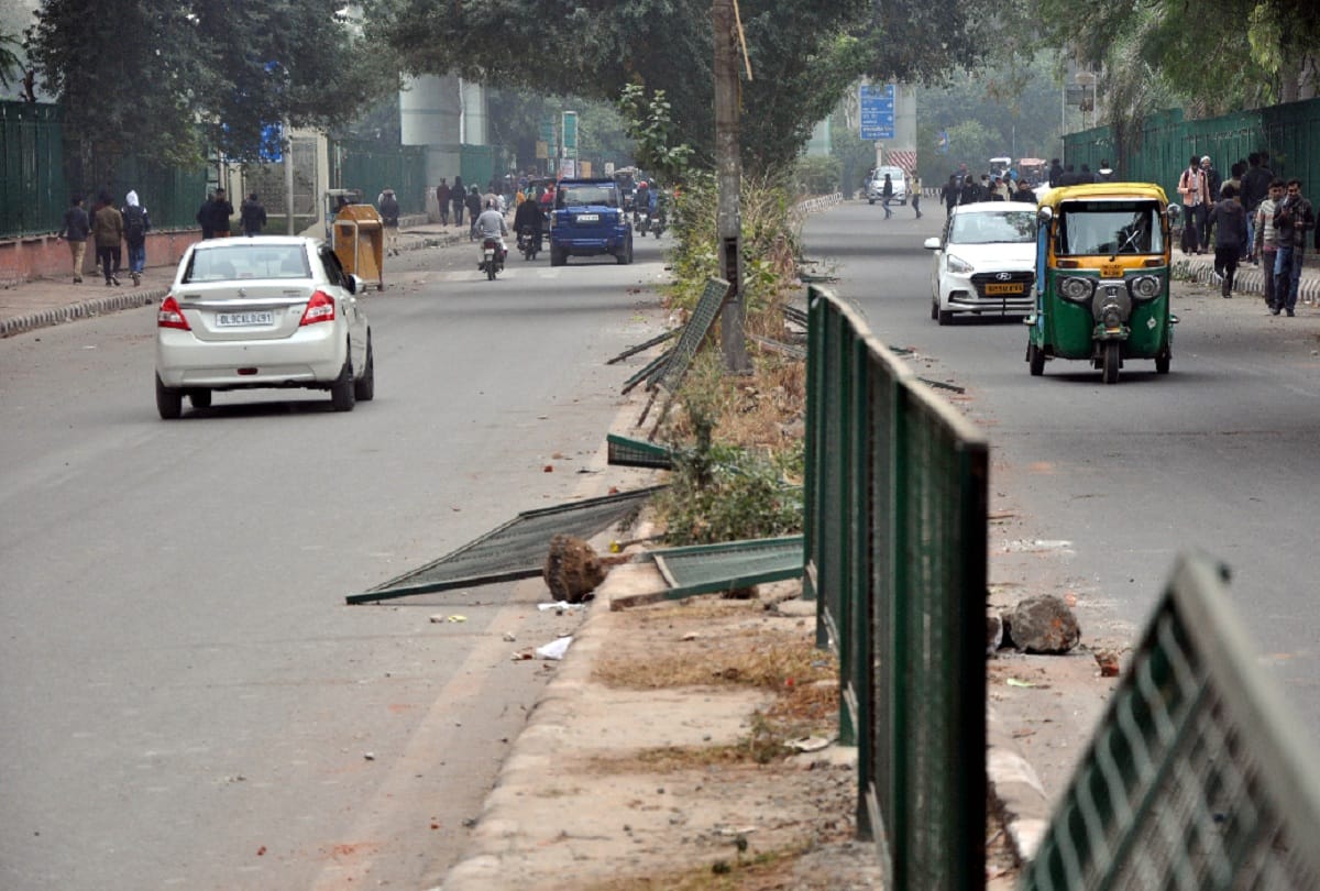 due to jamia violence People imprisoned in homes all day many people arrived office late
