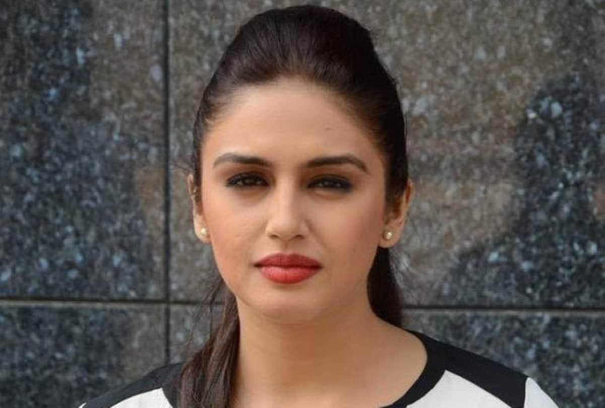 huma qureshi Says Why don’t you just take an axe and start butchering these students
