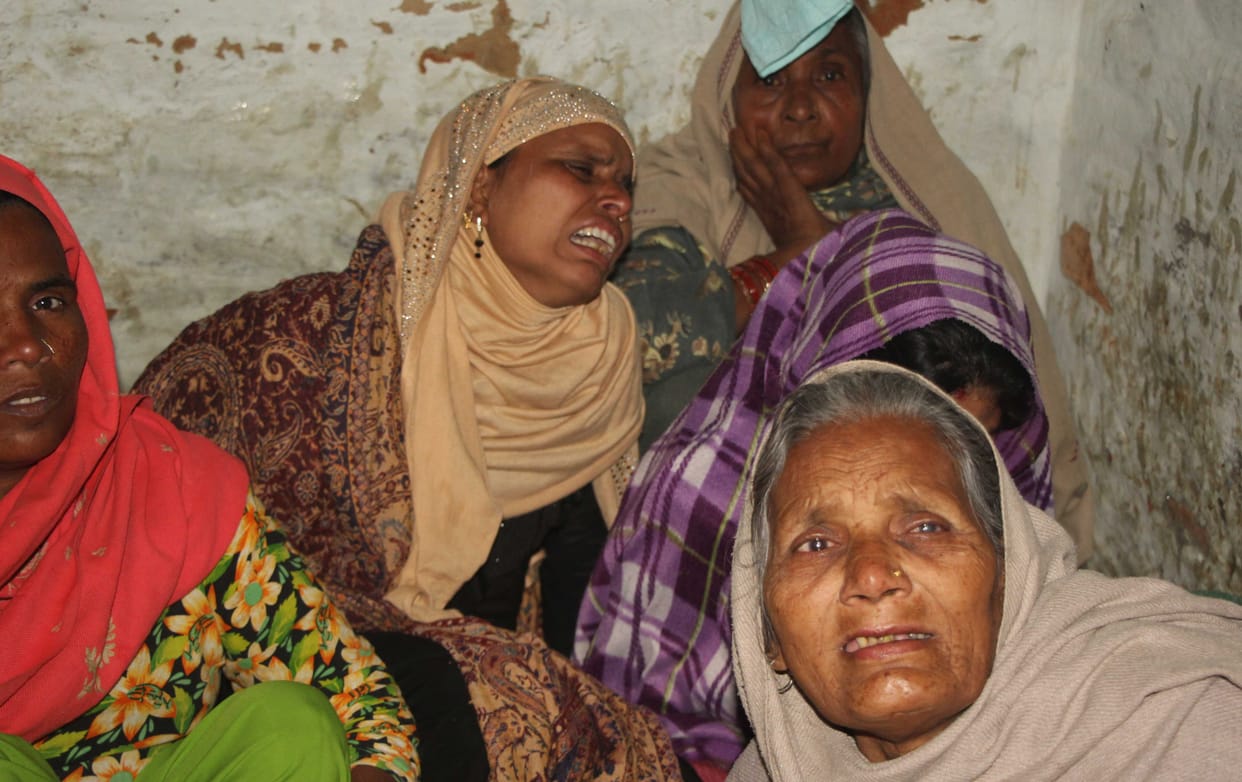 two died after falling off the wall in varanasi