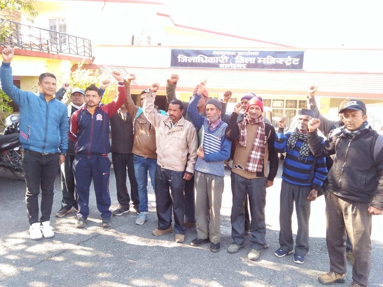 people protest for road