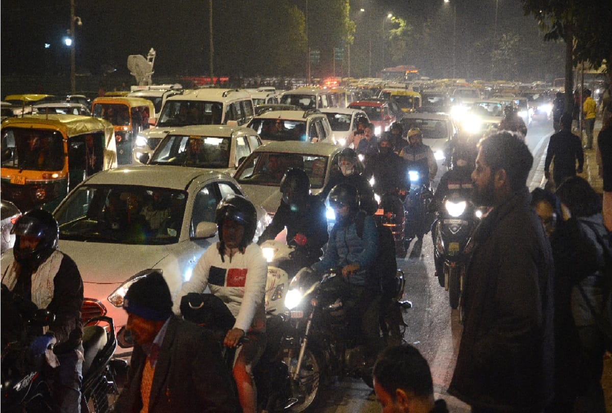 Delhi and Noida lost contact with Kalindi Kunj due to jamia violence