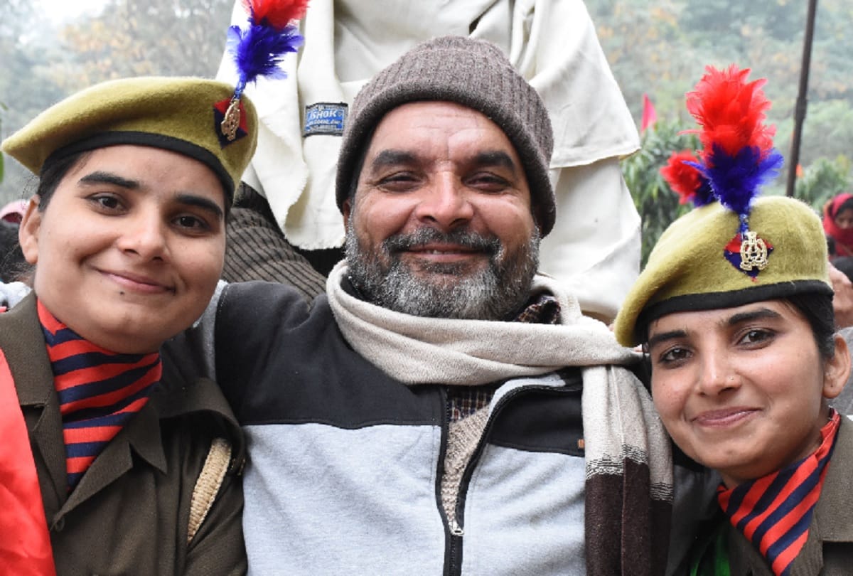 Farmer's two daughters and sons become police together