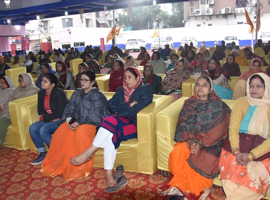 Swami Akhandanand Bhagwat Katha day 2 organise bhaiya ji daal bhaat parivar gorakhpur