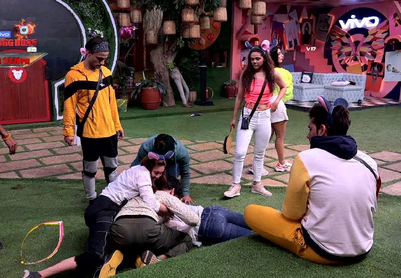 News Capsule Rashmi Desai Siddharth Shukla Shahnaz Gill Paras Chhabra Asim Riaz Bigg Boss