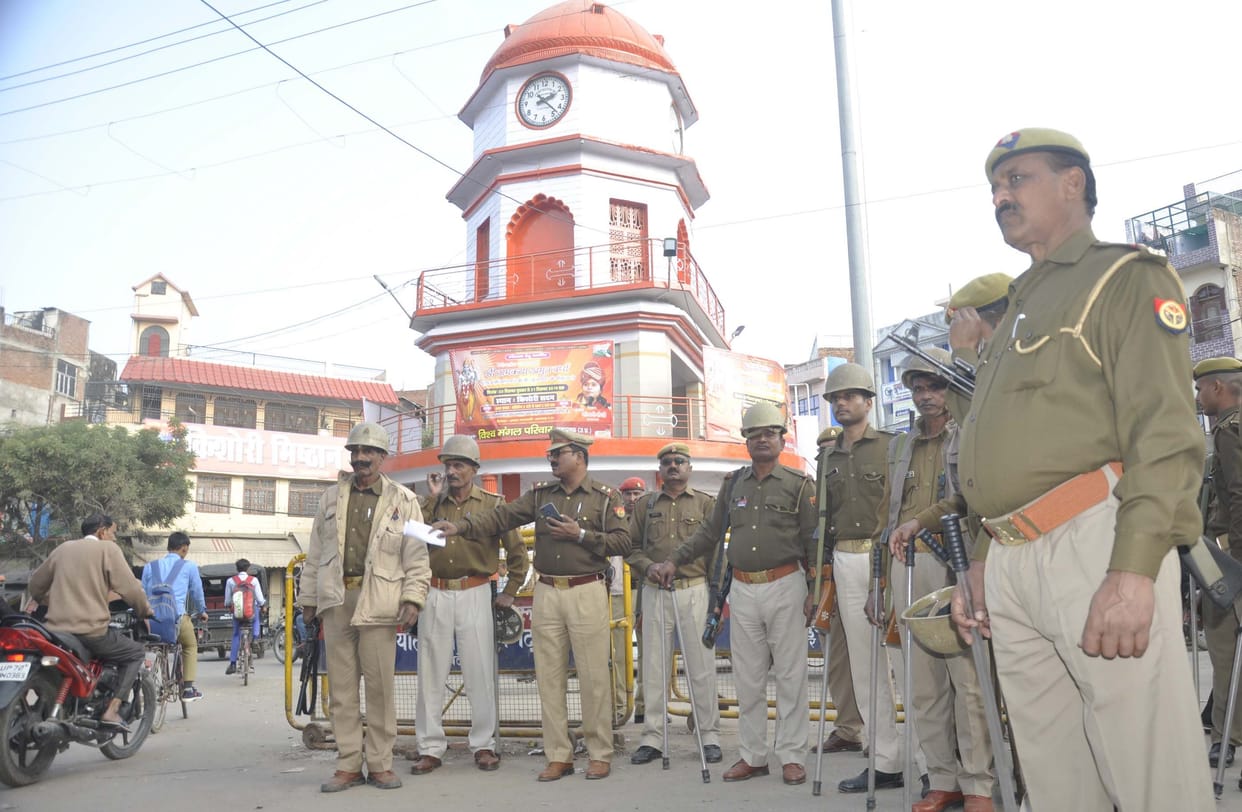 Pratapgarh: Police alert on the ruckus in Delhi and Nadwa