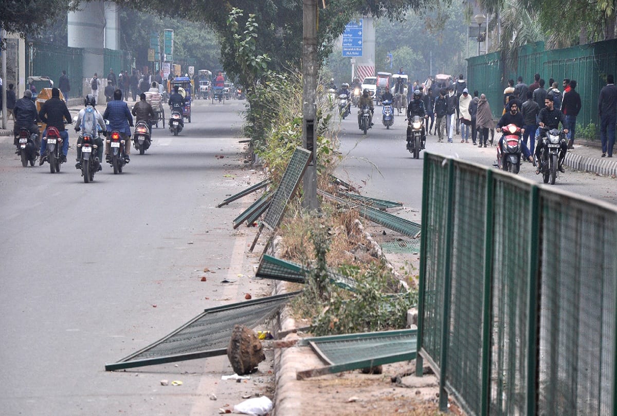 After violence Jamia people have started shifting to other places