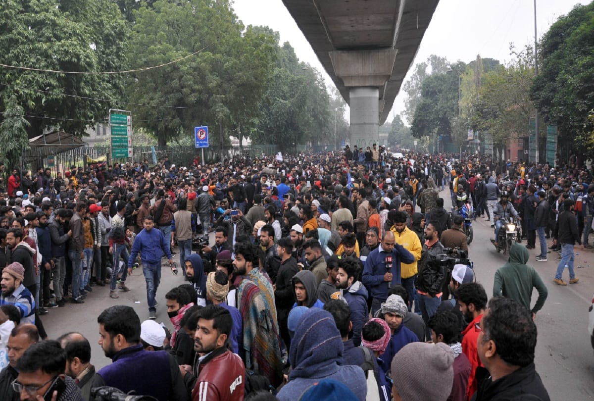After violence Jamia people have started shifting to other places