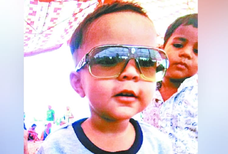 Dead body of 2 year old child found from Washing Machine