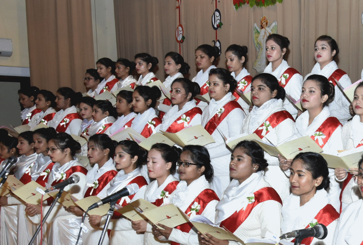 teachers and students celebrated christmas cantata celebration in IT college lucknow