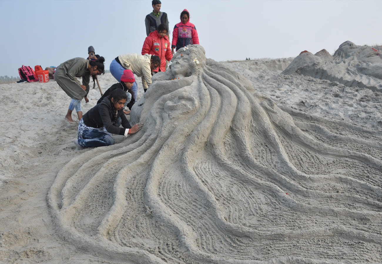 Students of Institute of Fine Arts CSJMU won the national level sand craft competition