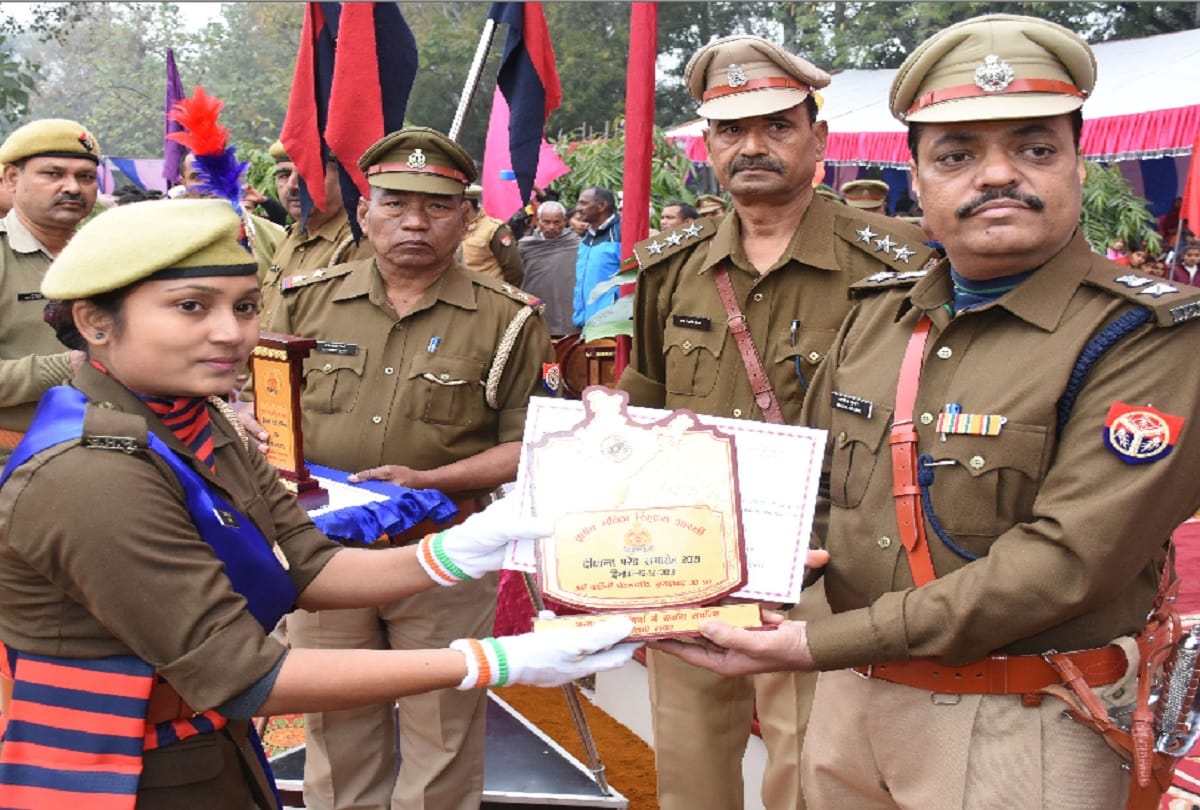 Farmer's two daughters and sons become police together