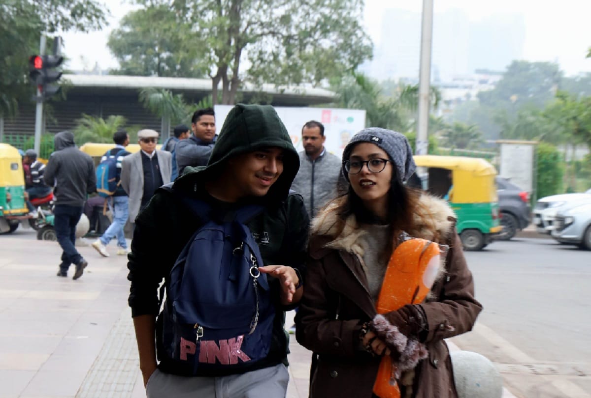 Cold breaks 16-year record in Delhi
