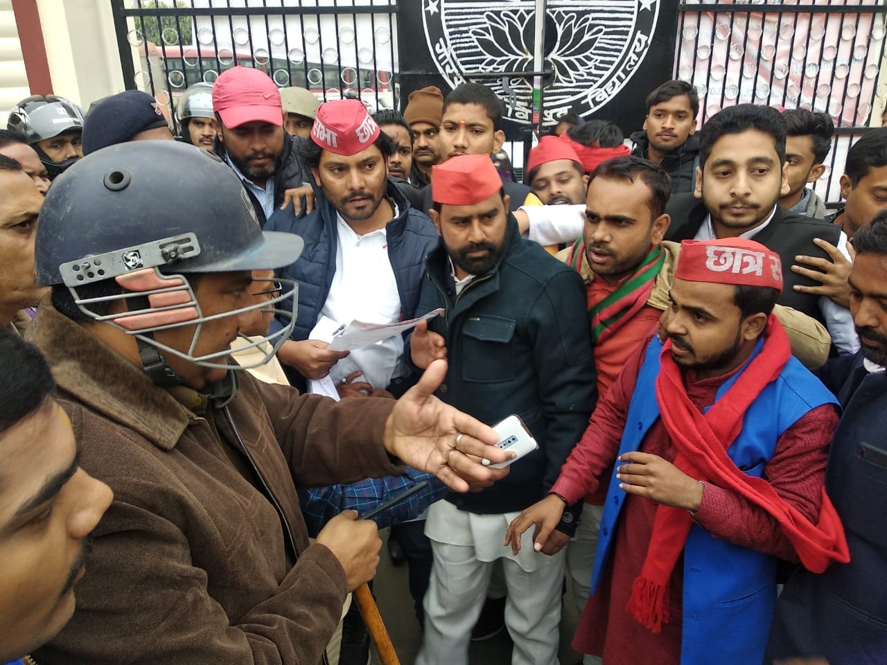 citizenship amendment act negative and politive reaction at gorakhpur