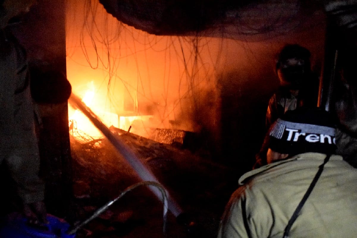 Fierce fire in fake petrol diesel shop in Meerut city of Uttar Pradesh