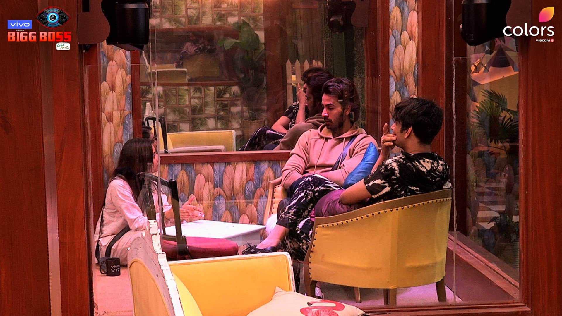 bigg boss 13 arhaan khan refutes rumours of misusing Rashami Desai money and house