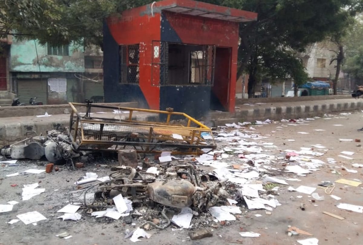 Seelampur violent protest against citizenship amendment act 2019 after delhi jamia see photos