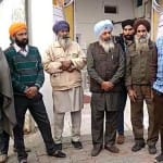 नवाज शरीफ के पैतृक गांव के लोग।