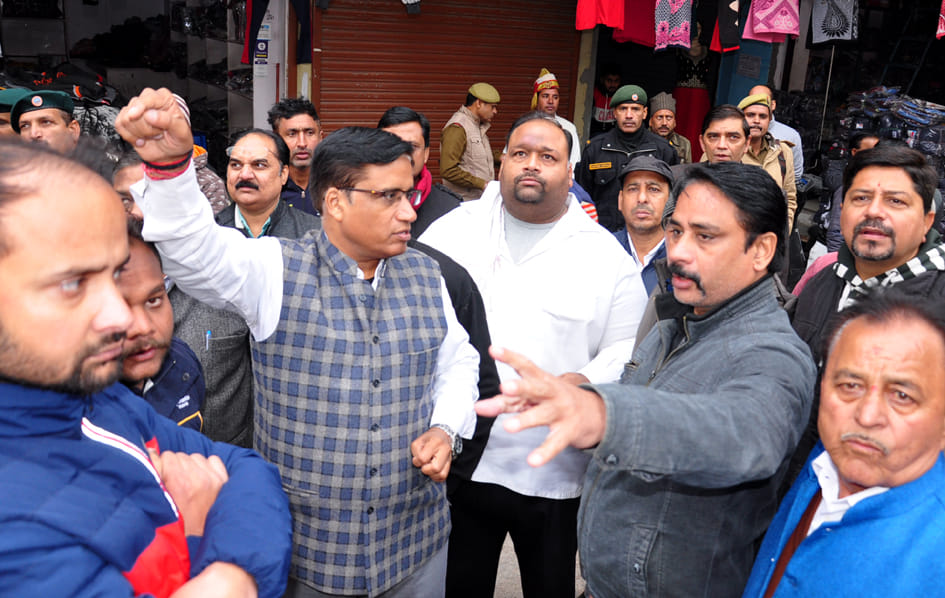 Road will be widened from bridge Jogian to Bharat Mata Chowk