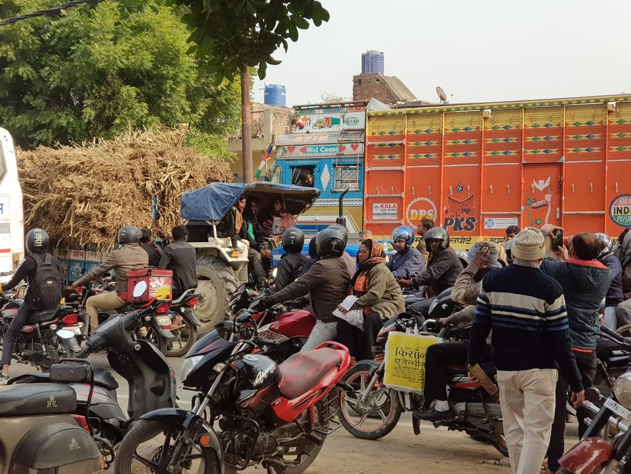 CDO stuck in jam on Etawah-Bareilly highway