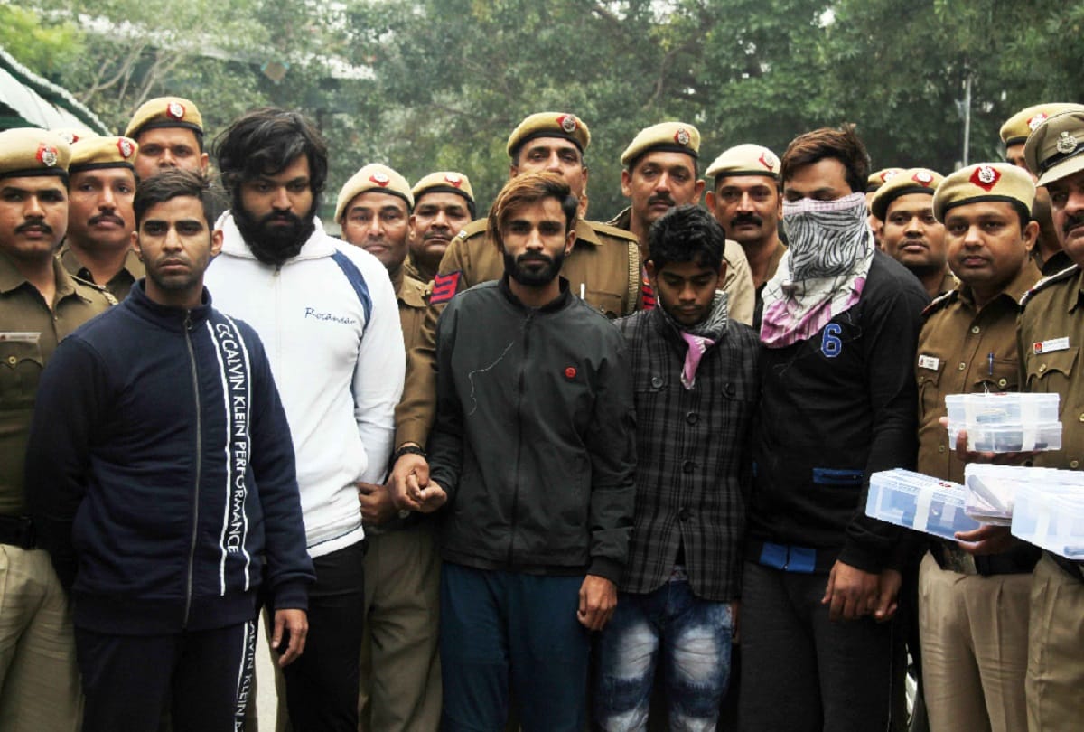 Four arrested for murdering a person during robbery