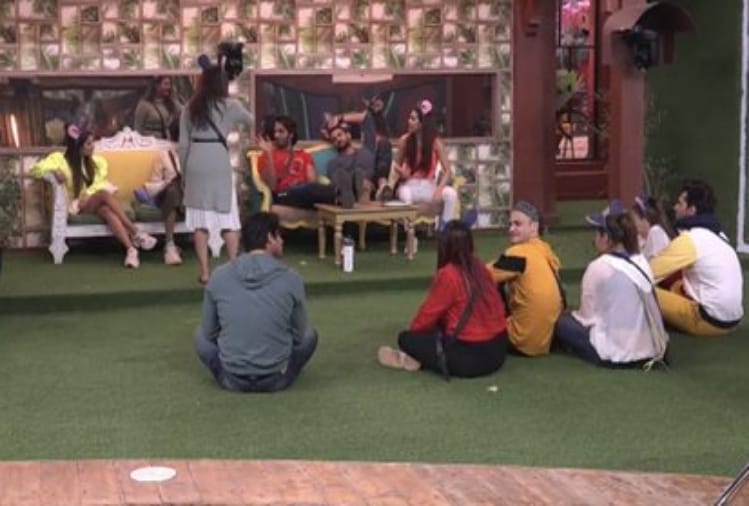 bigg boss 13 shefali bagga midnight drama vikas and sidharth locked her in bathroom