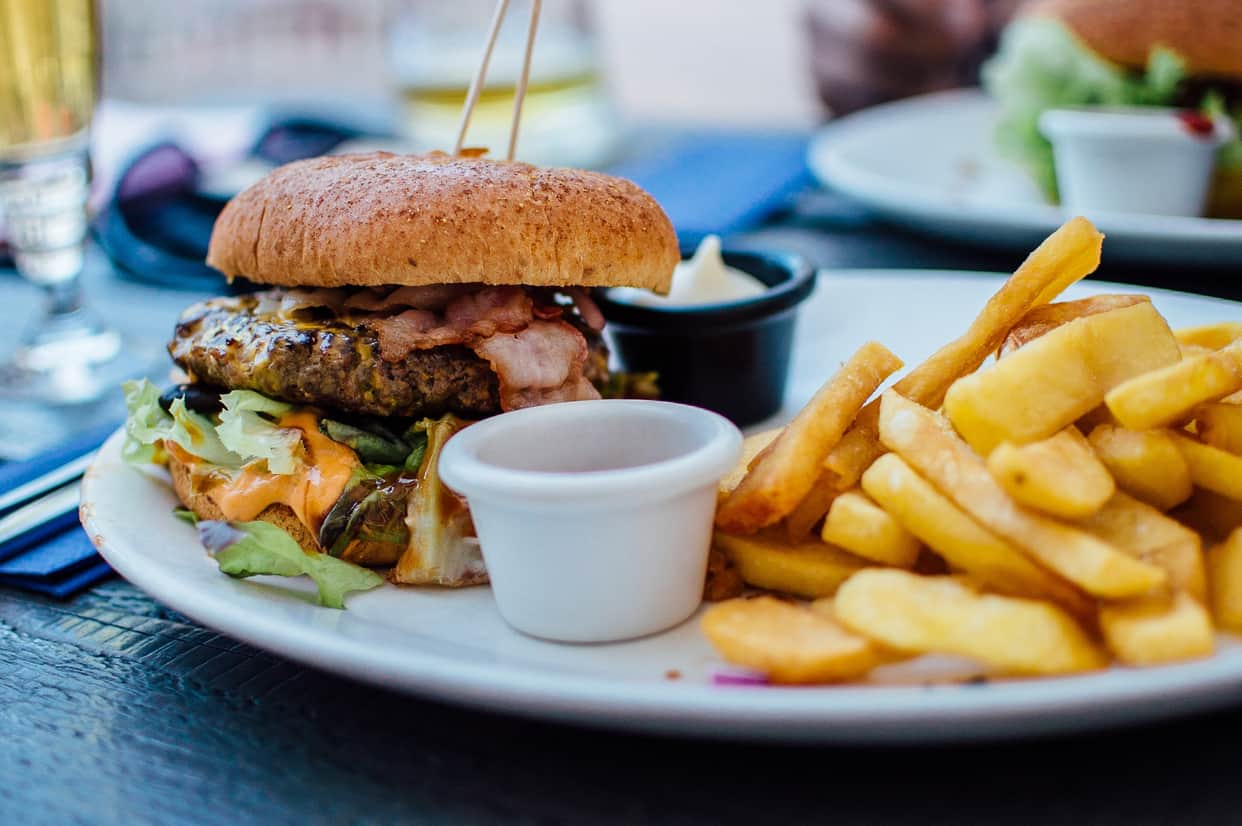 Bad diets are to blame for plummeting sperm counts,study finds