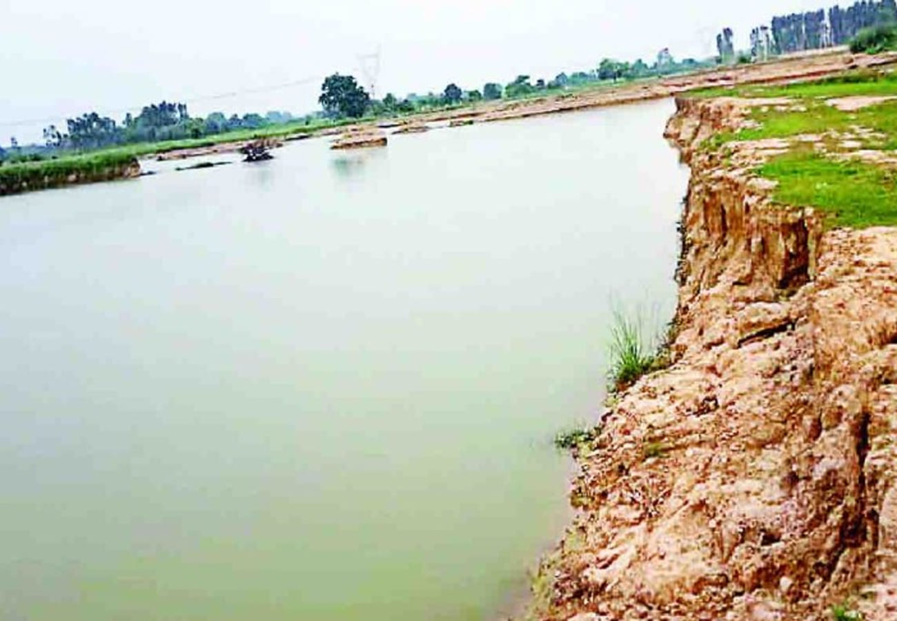Action taken by police administration to stop mining in Kanpur proved to be unsuccessful